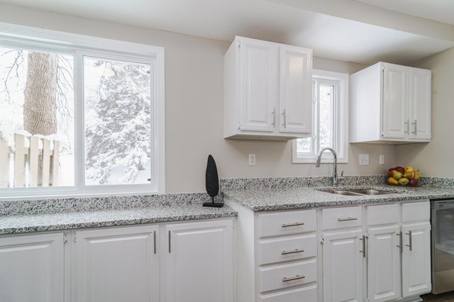 2129 Tamarin Trail, Golden Valley, MN 55427