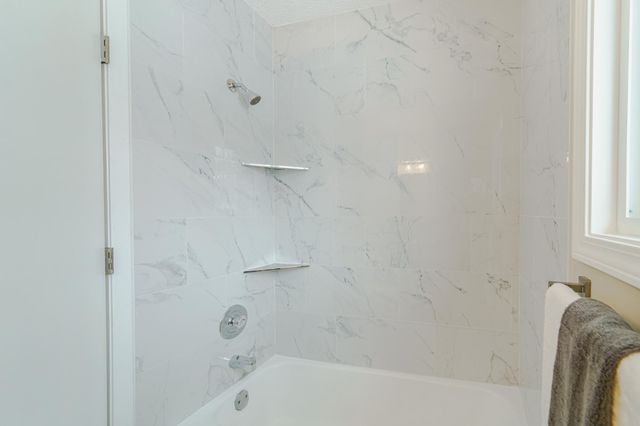 2129 Tamarin Trail, Golden Valley, MN 55427