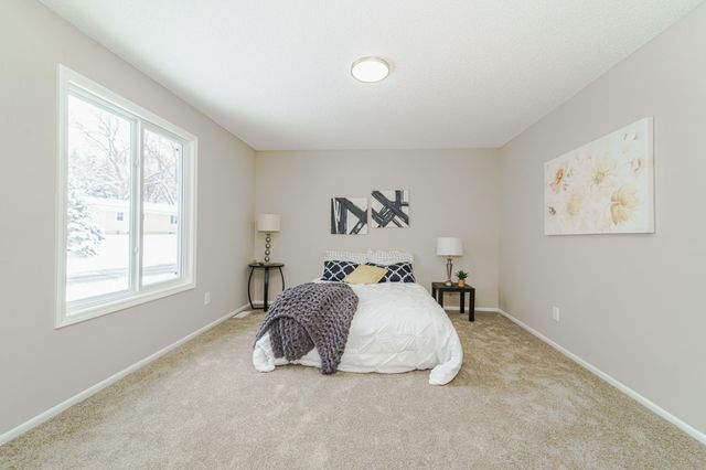 2129 Tamarin Trail, Golden Valley, MN 55427