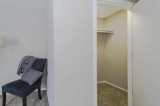 2129 Tamarin Trail, Golden Valley, MN 55427