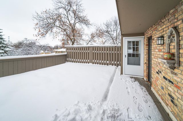 2129 Tamarin Trail, Golden Valley, MN 55427