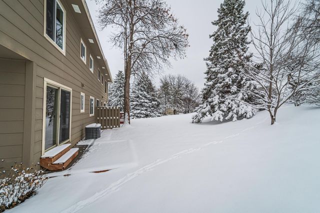 2129 Tamarin Trail, Golden Valley, MN 55427
