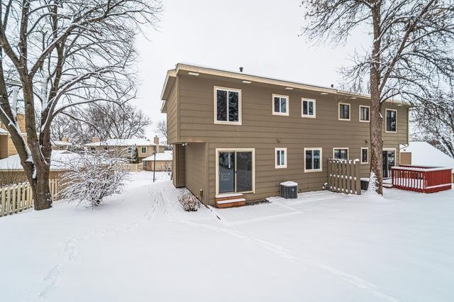 2129 Tamarin Trail, Golden Valley, MN 55427