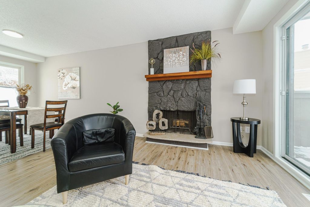 2129 Tamarin Trail, Golden Valley, MN 55427