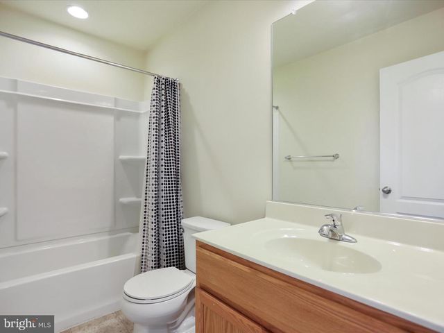 18 CHILLINGHAM CT, Martinsburg, WV 25405