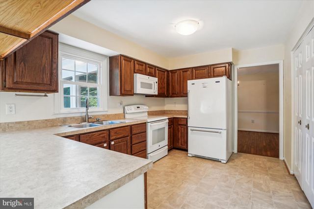 3307 FLINTWOOD CT, Herndon, VA 20171