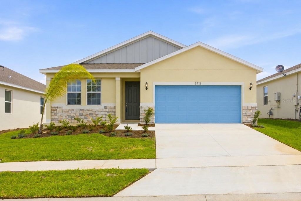 5719 HIAWASSEE ROAD, Okahumpka, FL 34762