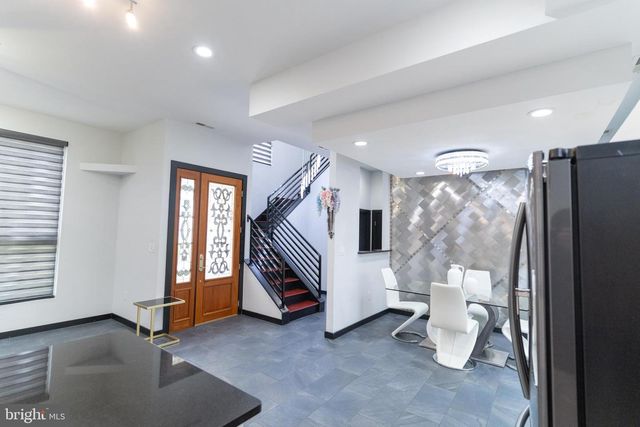 900 20TH ST S, Arlington, VA 22202