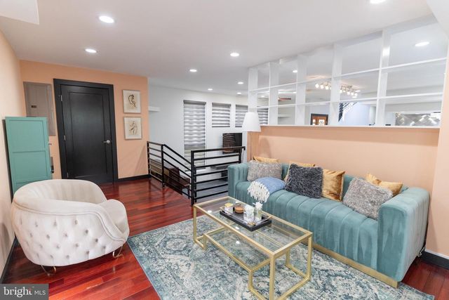 900 20TH ST S, Arlington, VA 22202