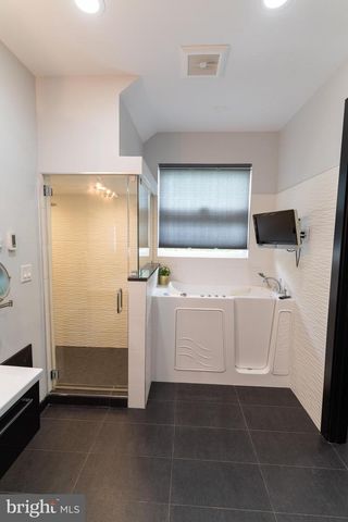900 20TH ST S, Arlington, VA 22202