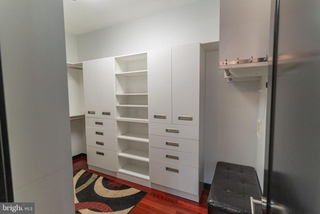 900 20TH ST S, Arlington, VA 22202