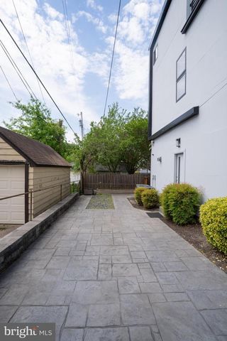 900 20TH ST S, Arlington, VA 22202