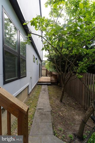 900 20TH ST S, Arlington, VA 22202