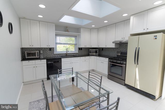 900 20TH ST S, Arlington, VA 22202