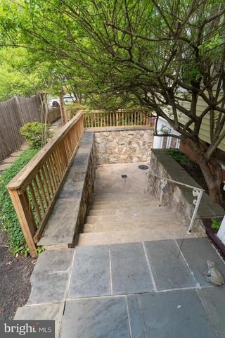 900 20TH ST S, Arlington, VA 22202