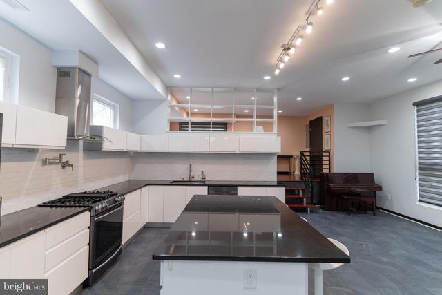 900 20TH ST S, Arlington, VA 22202