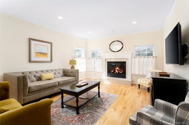 6 Mimosa Street, Miller Place, NY 11764