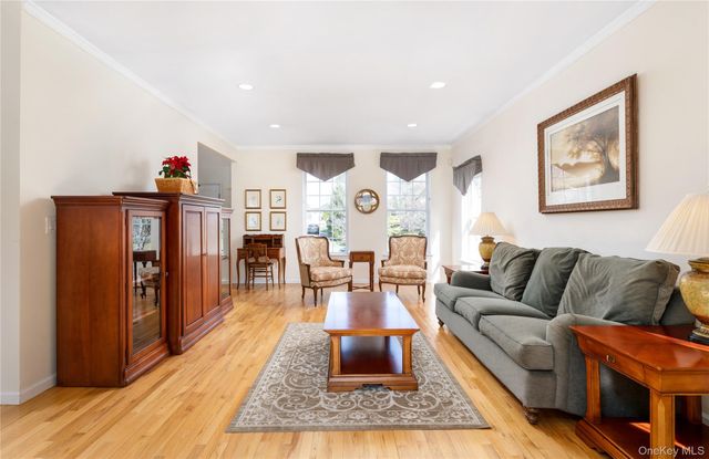 6 Mimosa Street, Miller Place, NY 11764