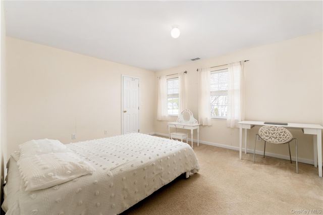 6 Mimosa Street, Miller Place, NY 11764