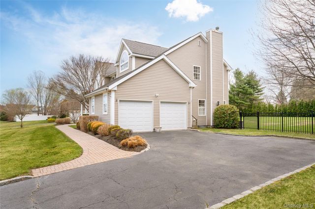 6 Mimosa Street, Miller Place, NY 11764