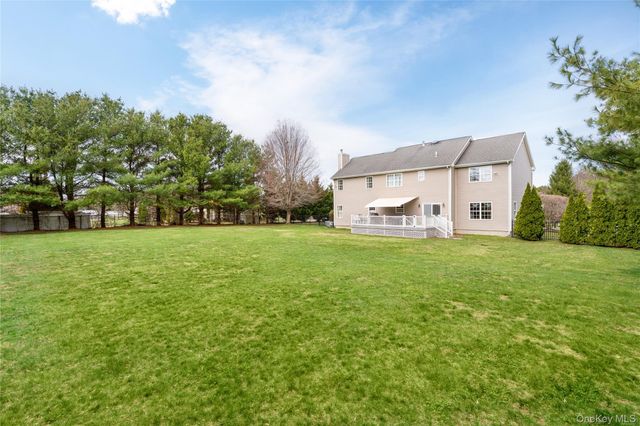 6 Mimosa Street, Miller Place, NY 11764