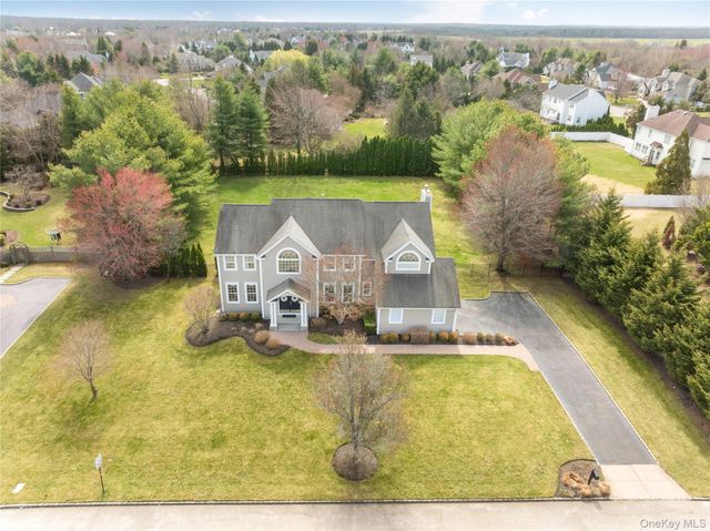 6 Mimosa Street, Miller Place, NY 11764