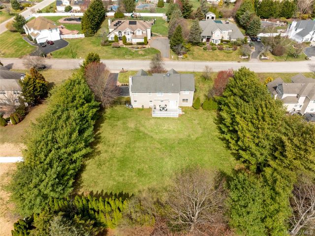 6 Mimosa Street, Miller Place, NY 11764