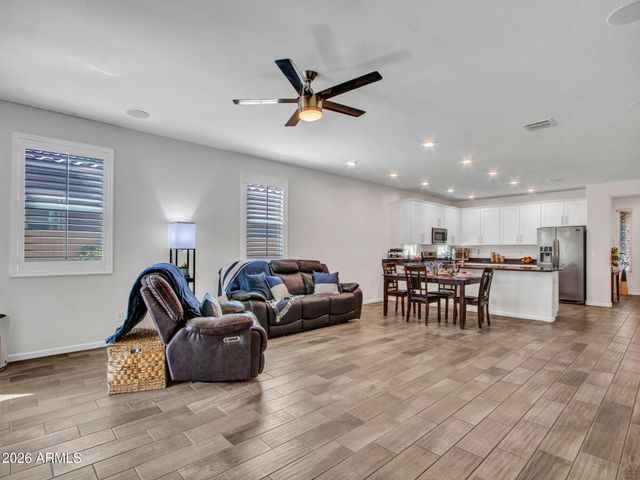 16385 W SOFT WIND Drive, Surprise, AZ 85387