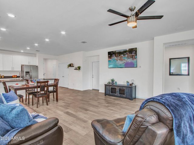 16385 W SOFT WIND Drive, Surprise, AZ 85387