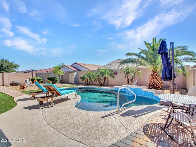 16385 W SOFT WIND Drive, Surprise, AZ 85387