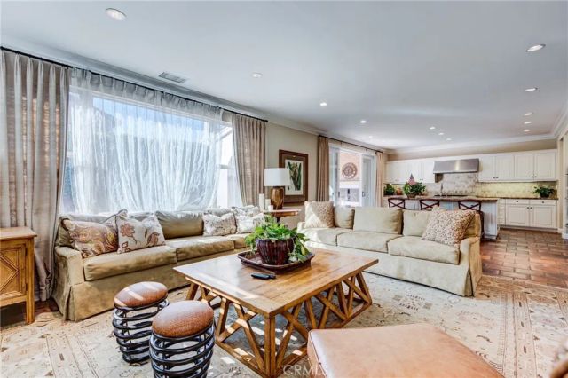 34 Great Lawn, Irvine, CA 92620