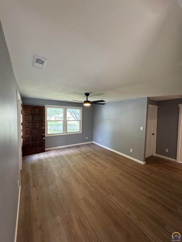 815 SW Parkview ST, Topeka, KS 66606