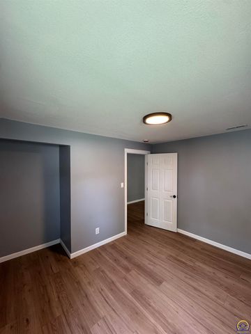 815 SW Parkview ST, Topeka, KS 66606