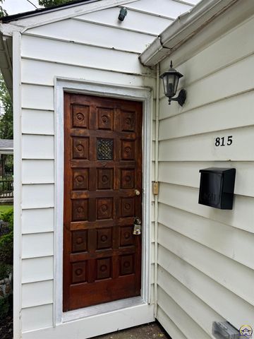 815 SW Parkview ST, Topeka, KS 66606