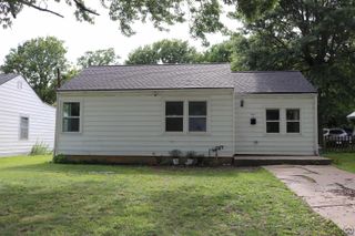 815 SW Parkview ST, Topeka, KS 66606