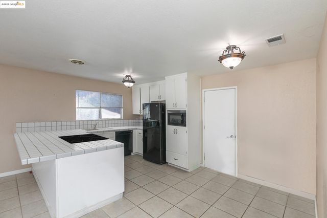 2028 Putnam St, Antioch, CA 94509