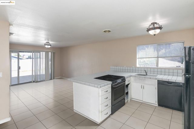 2028 Putnam St, Antioch, CA 94509