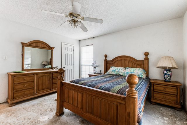 18025 N County Road 4052, Kemp, TX 75143