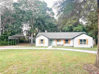 6350 Greenwood Dr, Milton, FL 32570