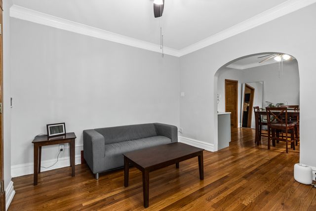 510 Madison Street 3S, Oak Park, IL 60302