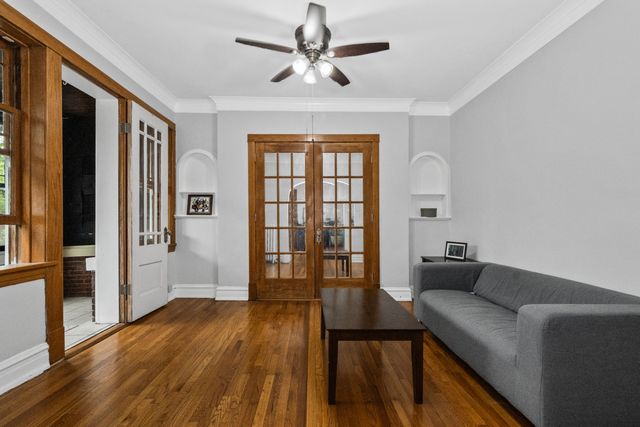 510 Madison Street 3S, Oak Park, IL 60302