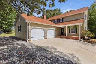 4518 Oak Hollow Drive, High Point, NC 27265
