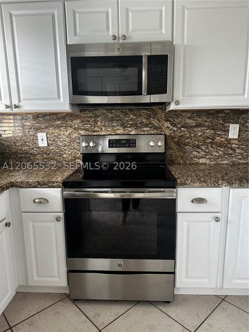 8305 Sunrise Lakes Blvd 310, Sunrise, FL 33322