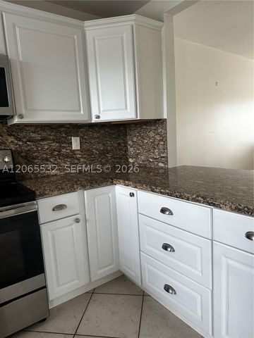 8305 Sunrise Lakes Blvd 310, Sunrise, FL 33322