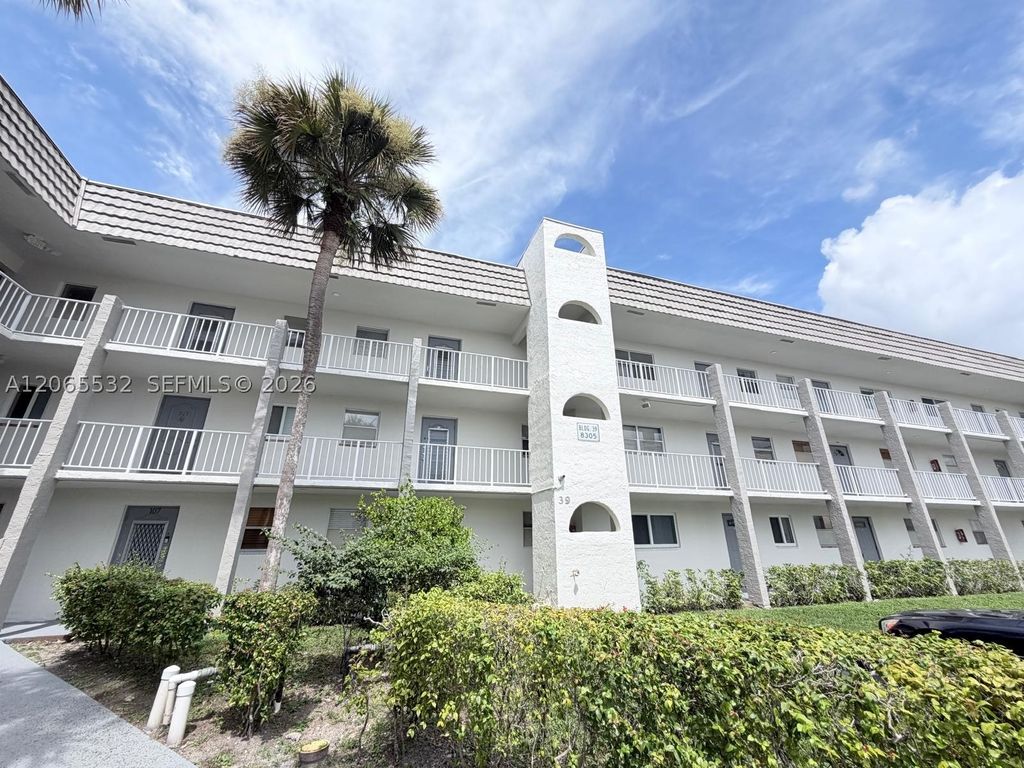 8305 Sunrise Lakes Blvd 310, Sunrise, FL 33322