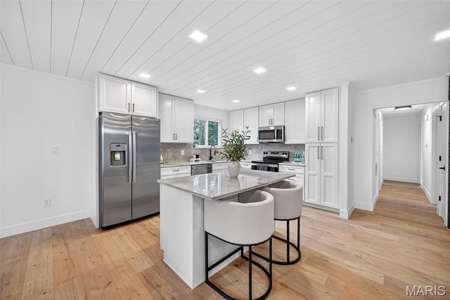 2 Wells Fargo Court, St Peters, MO 63376