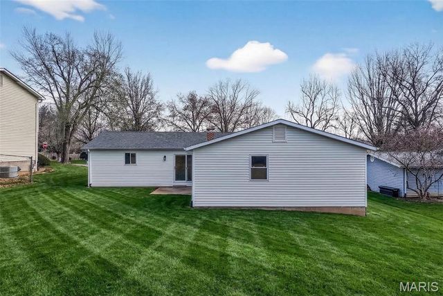 2 Wells Fargo Court, St Peters, MO 63376