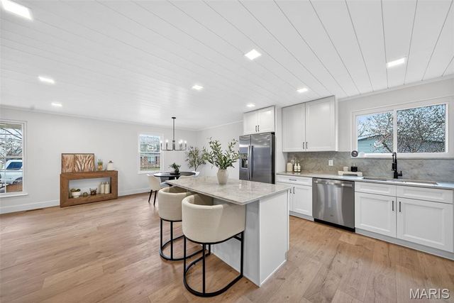 2 Wells Fargo Court, St Peters, MO 63376