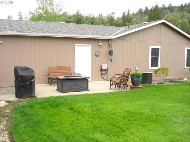 118 SAMANTHA Way, Canyonville, OR 97417