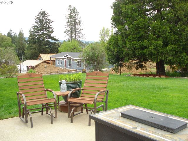 118 SAMANTHA Way, Canyonville, OR 97417